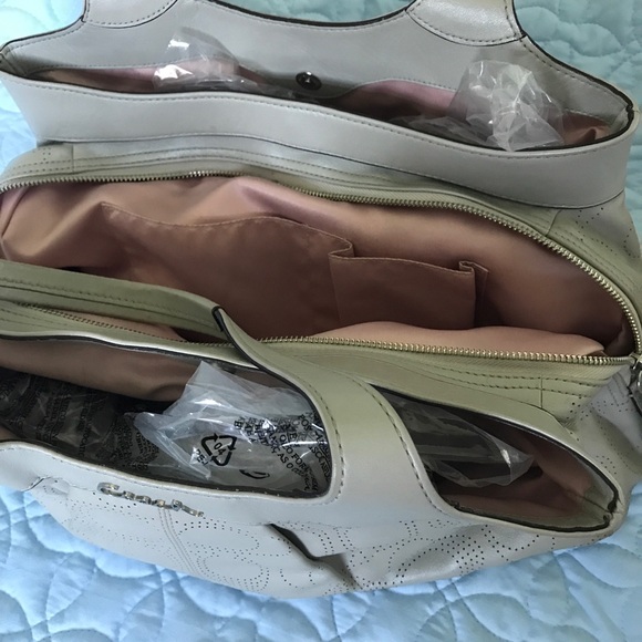 Coach Vintage Pearl Gray Handbag - Picture 4 of 13